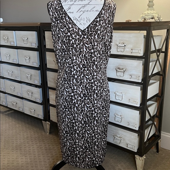 White House Black Market Dresses & Skirts - NEW White House Black Market Burgundy Leopard Animal Print Reversible Dress